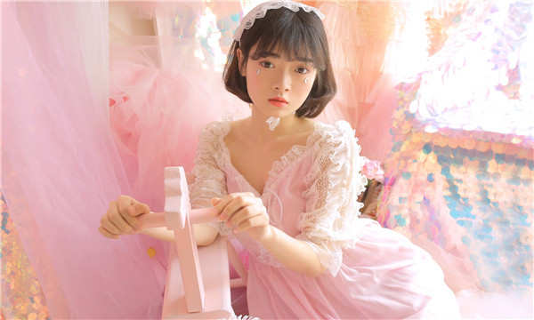 宝安供卵试管代怀生子多少钱？这一直是很多不孕不育家庭关注的话题。在中国，不孕不育的发生率越来越高，根据《中国不孕不育现状调研报告》显示，育龄夫妇的不孕不育率从20年前的3%增长至现在的12.5%-18.2%，患者人数高达6000万以上。在这样的背景下，许多家庭通过供卵试管来实现自己的生育梦想。那么，供卵试管代怀生子的费用到底是多少呢？